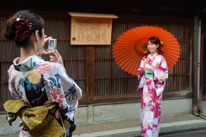 Historic Higashi Chaya District: Kanazawa’s Edo-Era Geisha Quarter